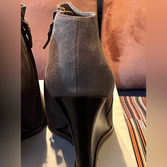 Halogen Wedge Bootie| Gray| Suede| 8| EUC - Picture 7 of 9
